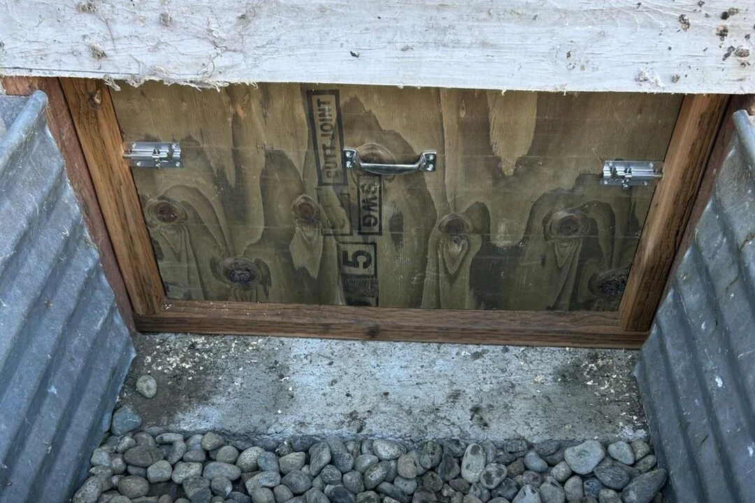 crawlsace door entry prevention